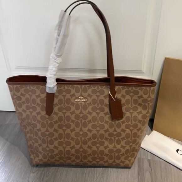 Coach Tote Bag - Picture 1 of 9